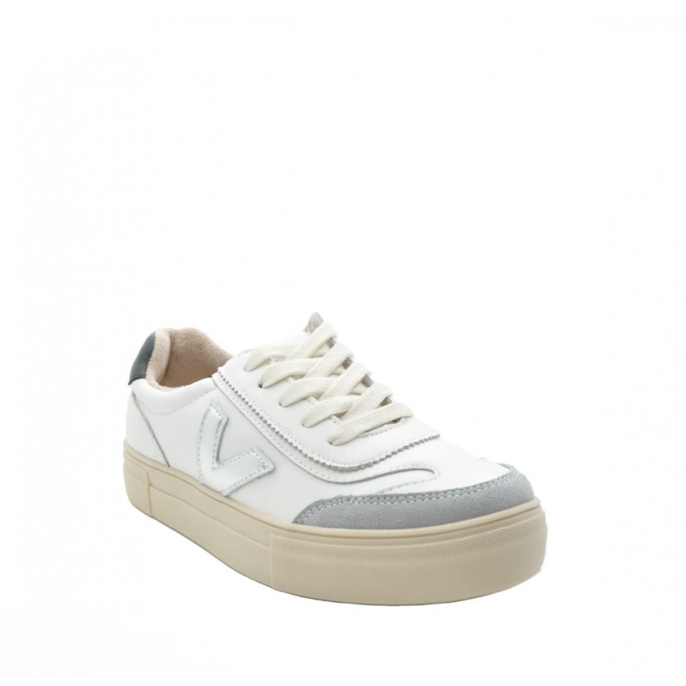 Trainer, in white with silver V