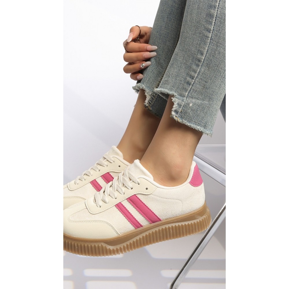 Trainer in cream