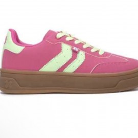 Trainer in fuxia from Xti