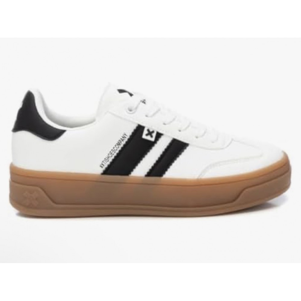 Trainer from Xti in white 