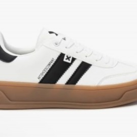 Trainer from Xti in white 