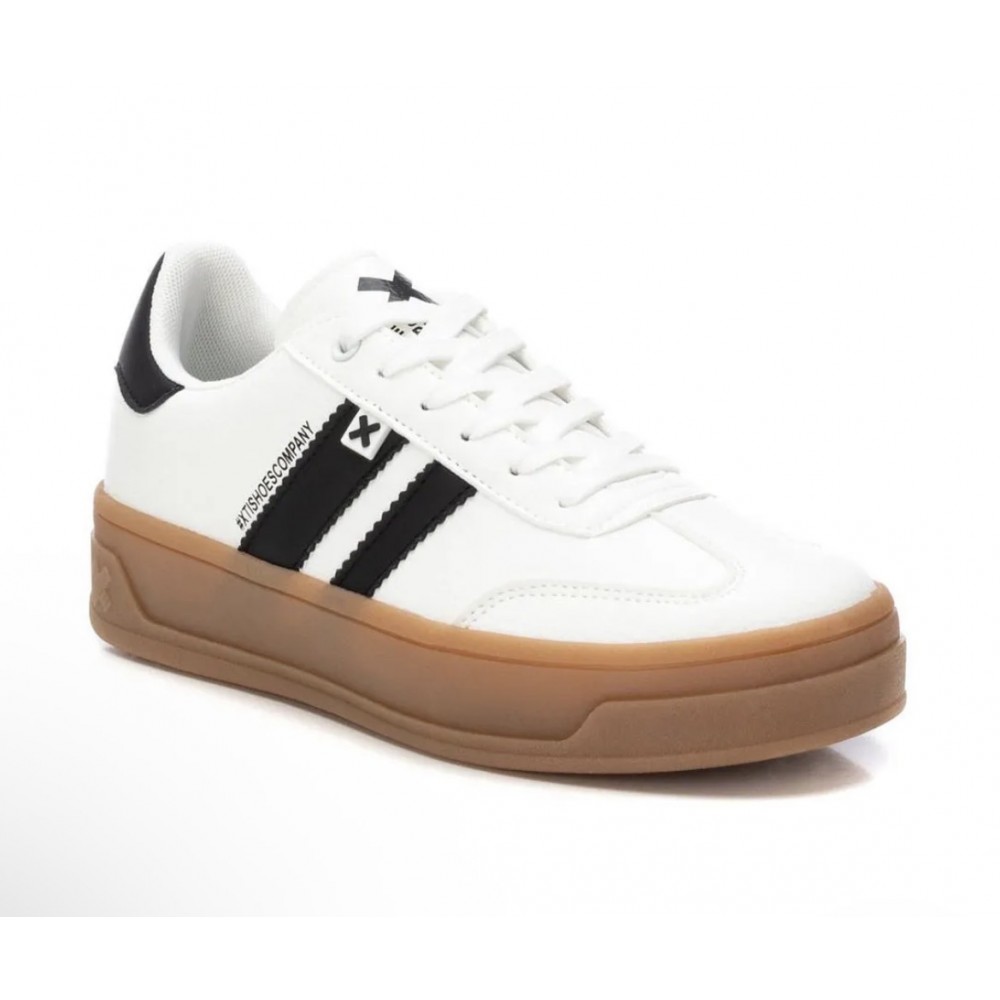 Trainer from Xti in white 