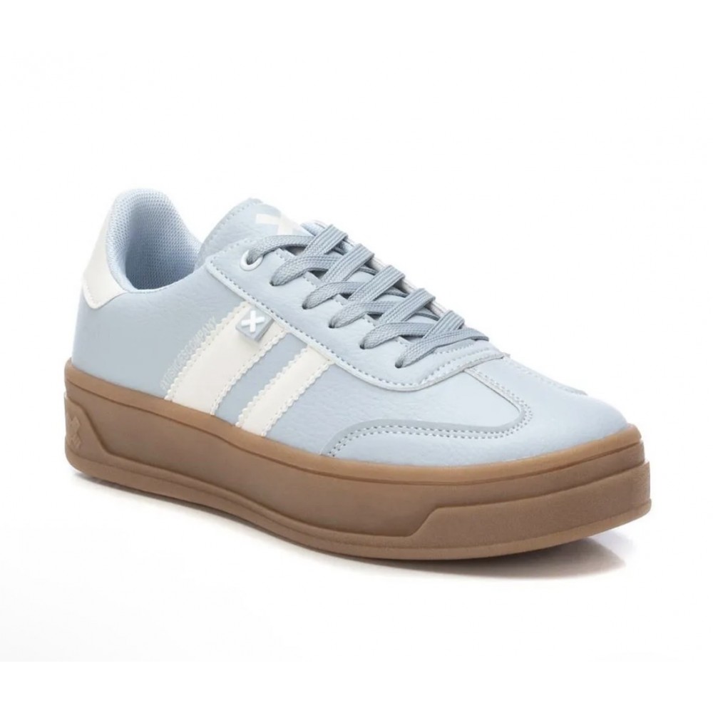 Trainer from Xti in blue 