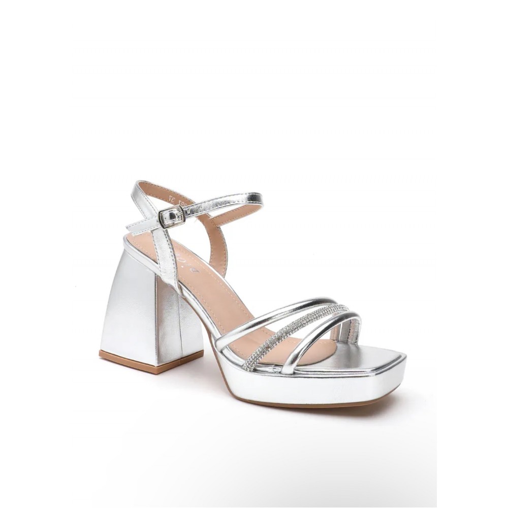 Dress sandal in silver with platform 