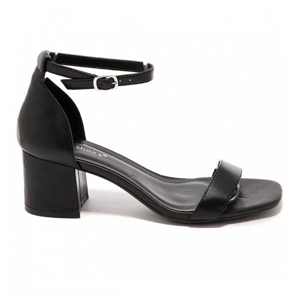 Dress sandal in black with block heel