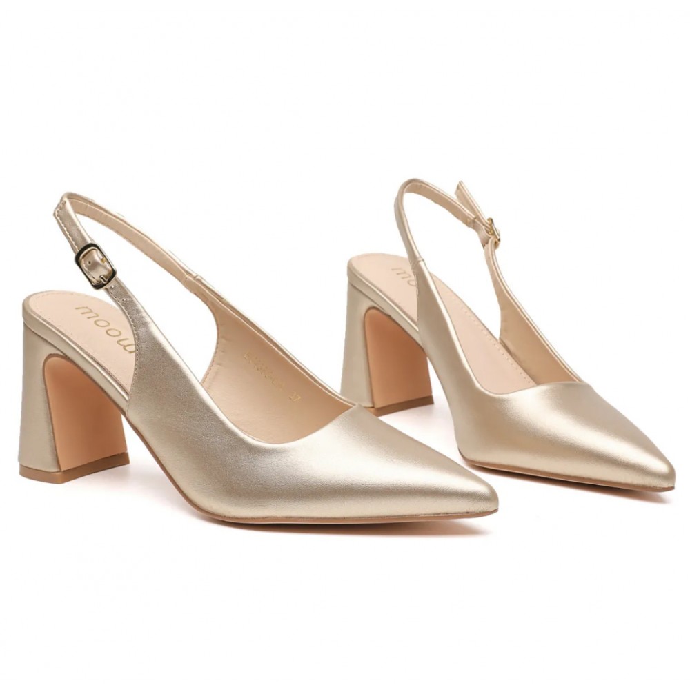 Dress shoe with sling back in gold